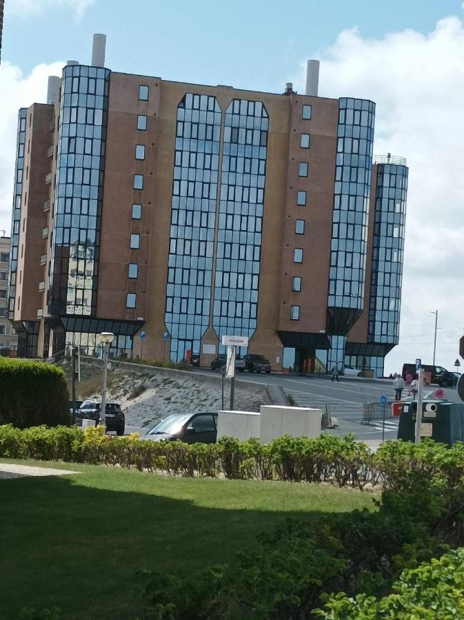 Frontaal Zeezicht In Appartement De Strandjutter Oostende Exterior foto