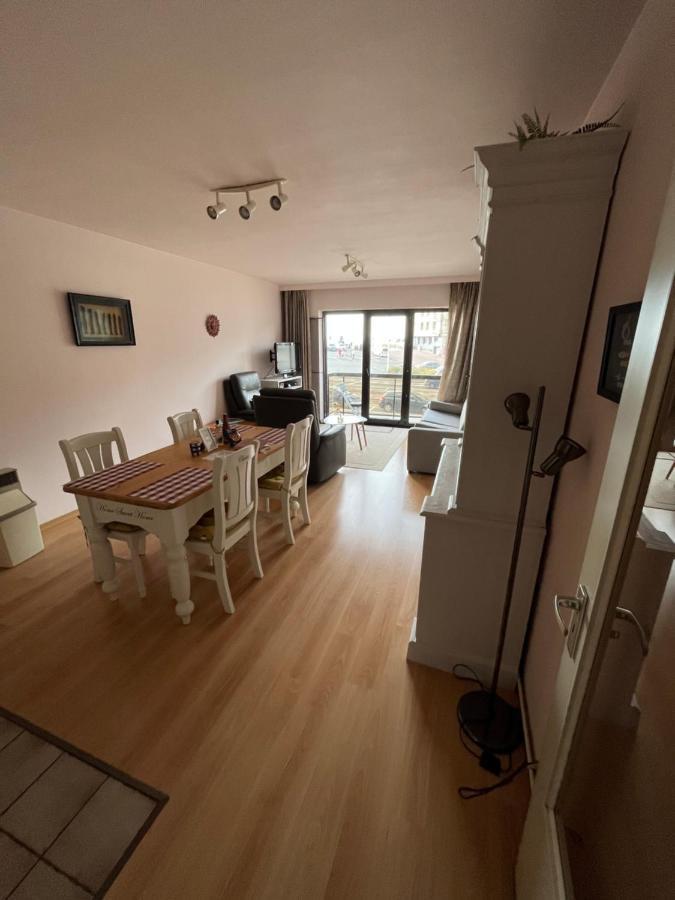 Frontaal Zeezicht In Appartement De Strandjutter Oostende Exterior foto