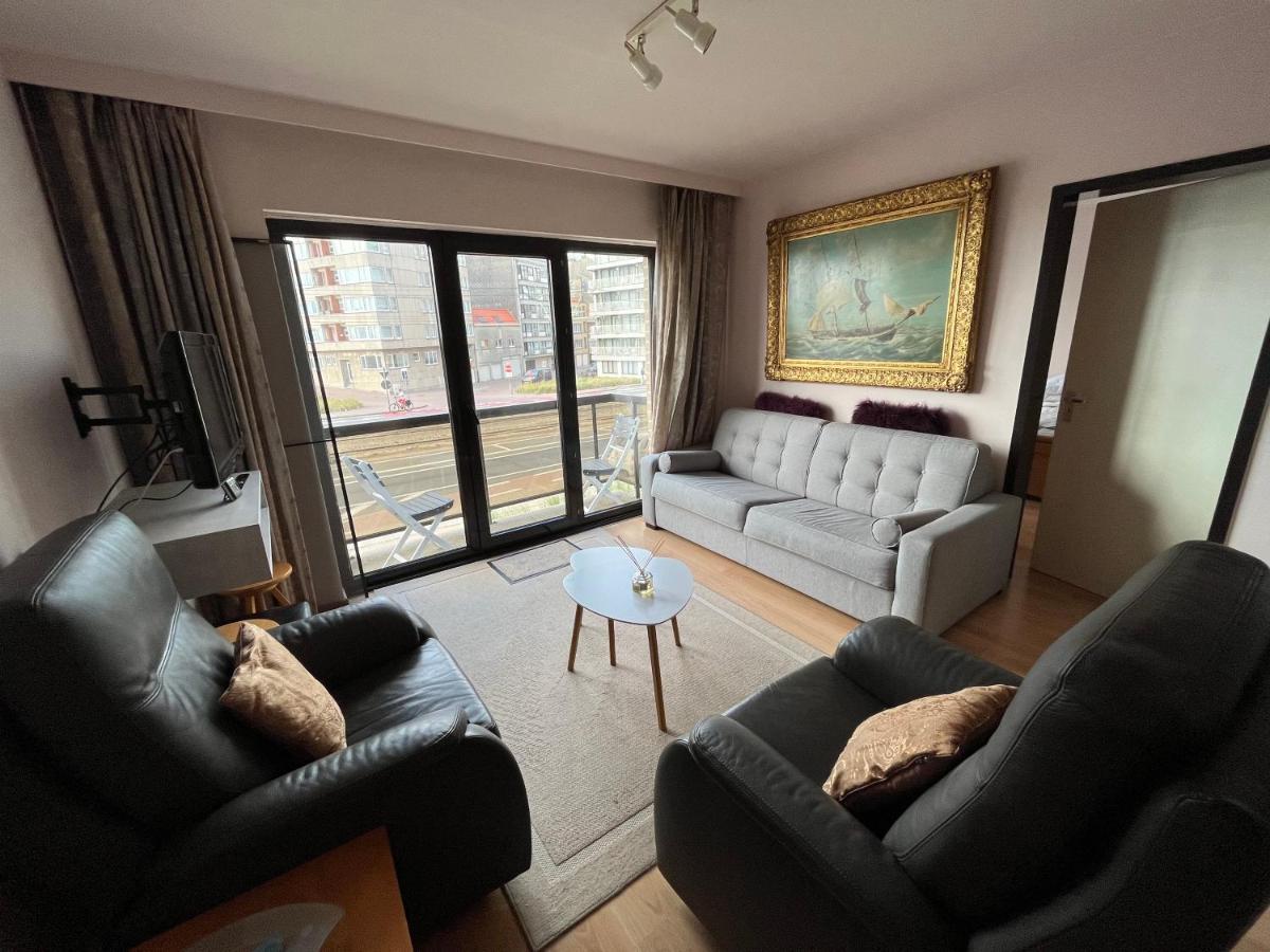Frontaal Zeezicht In Appartement De Strandjutter Oostende Exterior foto